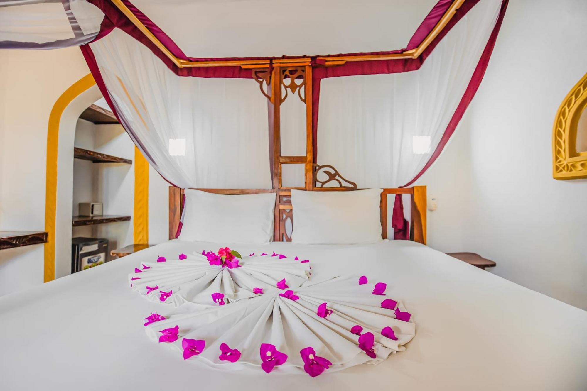 AHG Waridi Beach Resort&SPA Pwani Mchangani Exterior foto