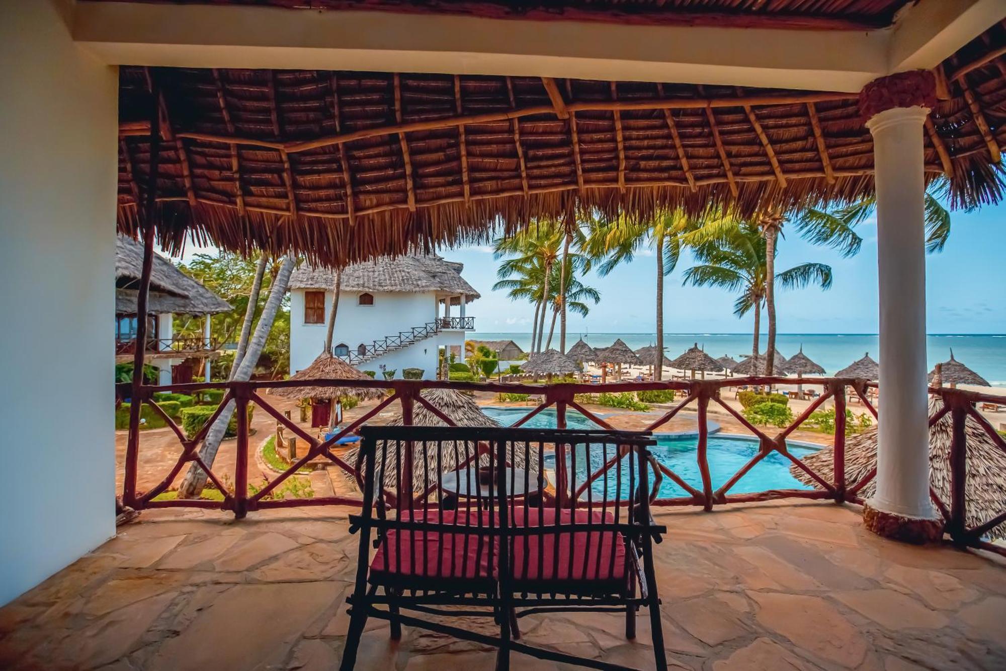 AHG Waridi Beach Resort&SPA Pwani Mchangani Exterior foto