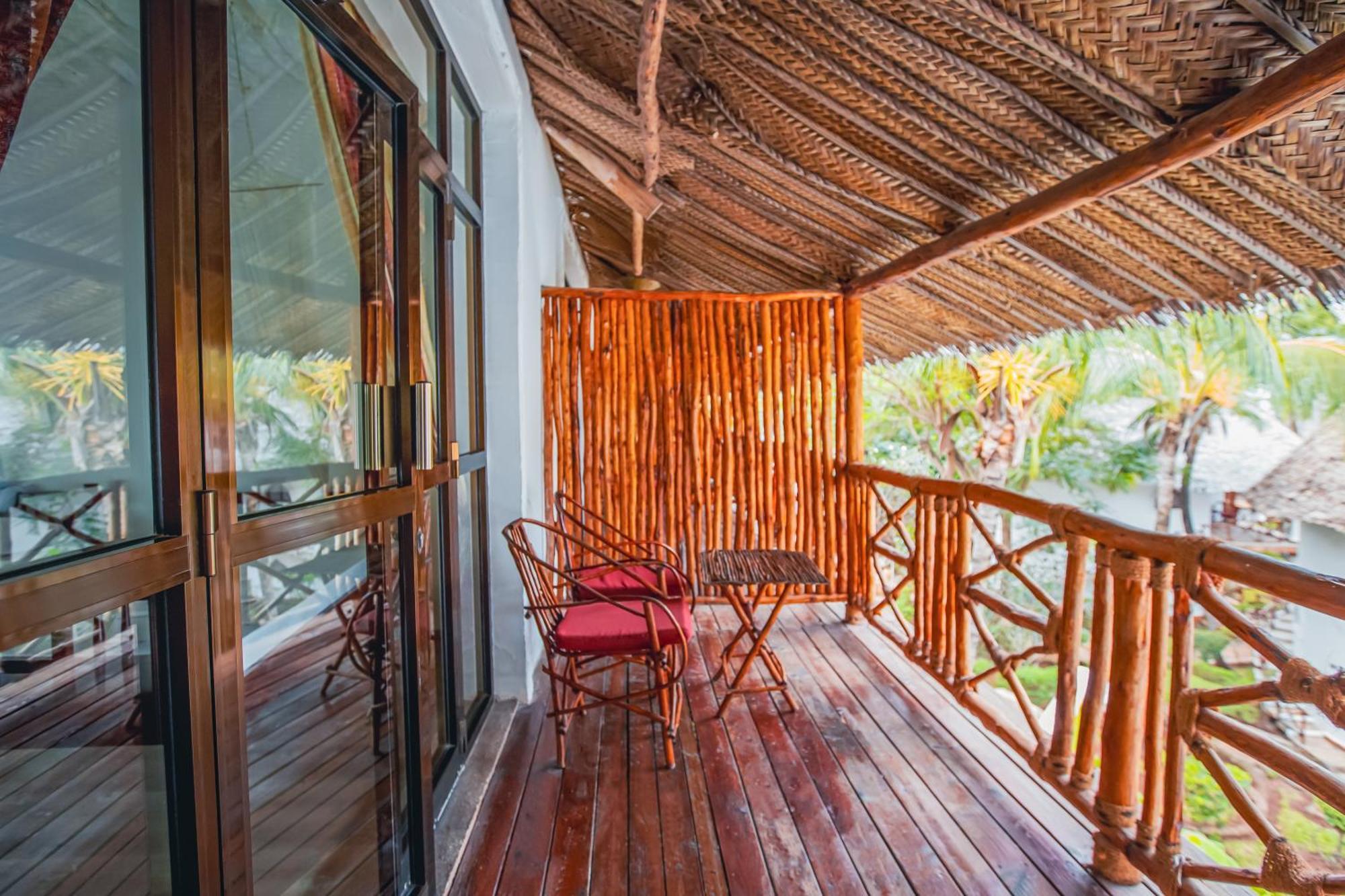 AHG Waridi Beach Resort&SPA Pwani Mchangani Exterior foto
