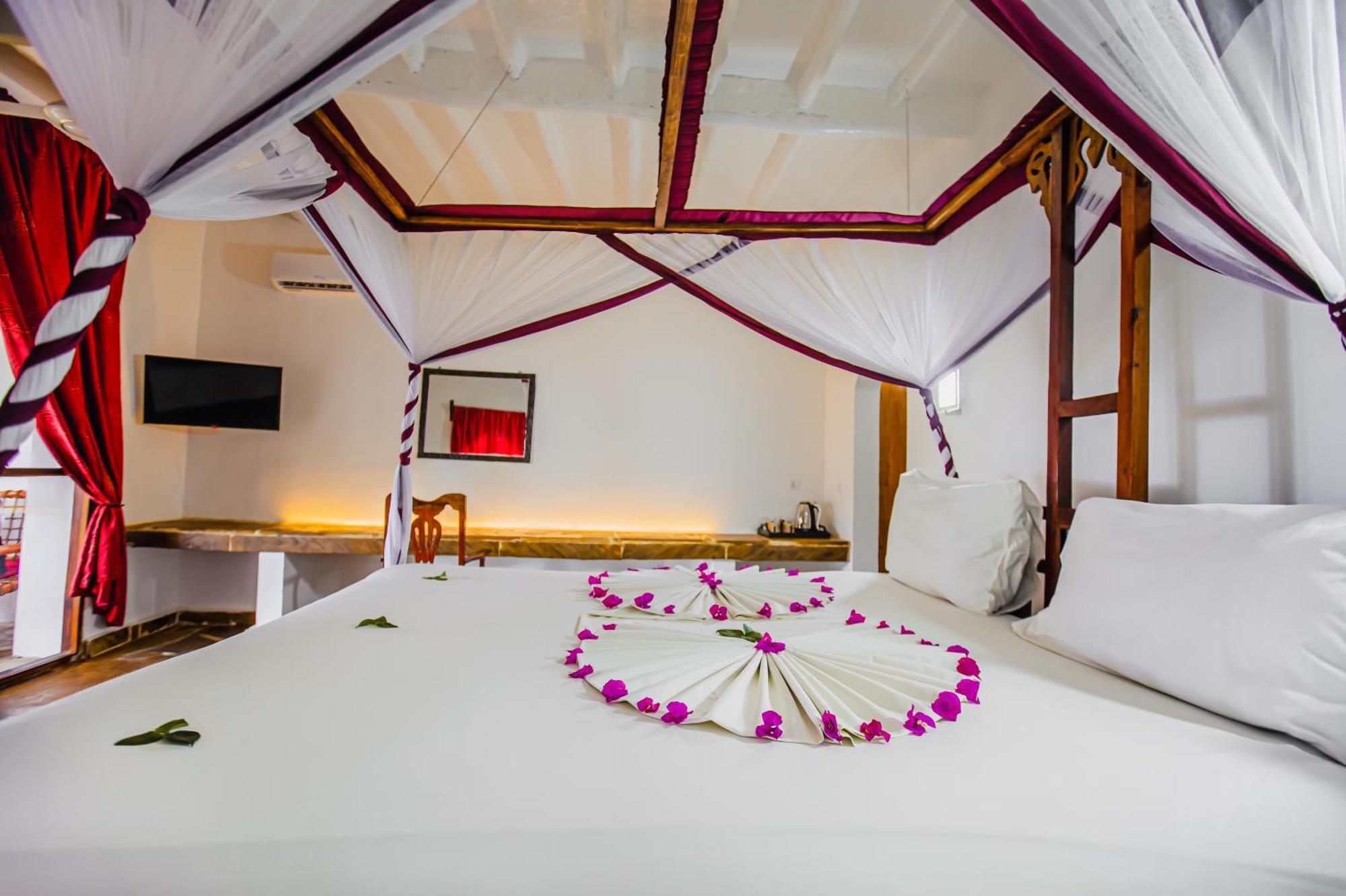 AHG Waridi Beach Resort&SPA Pwani Mchangani Exterior foto