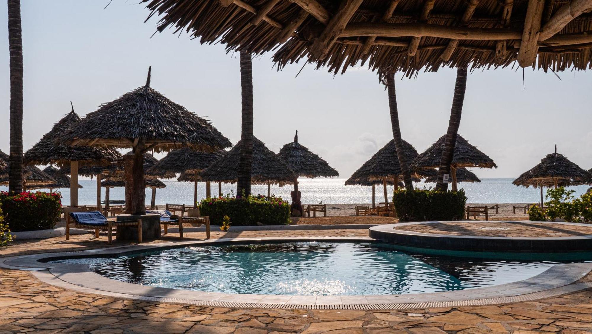 AHG Waridi Beach Resort&SPA Pwani Mchangani Exterior foto