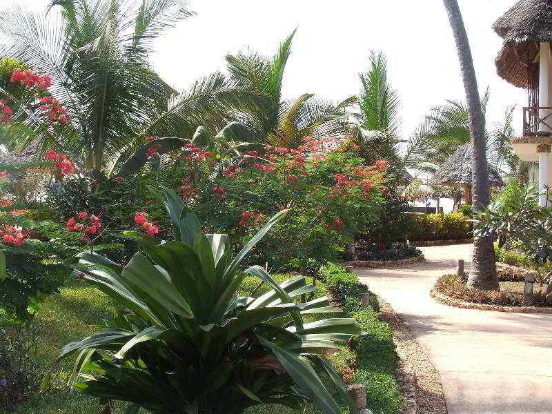 AHG Waridi Beach Resort&SPA Pwani Mchangani Exterior foto